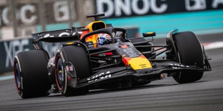 Formula 1: Στο Άμπου Ντάμπι κρίνεται ο Παγκόσμιος Πρωταθλητής σε ένα από τα πιο δραματικά φινάλε της δεκαετίας