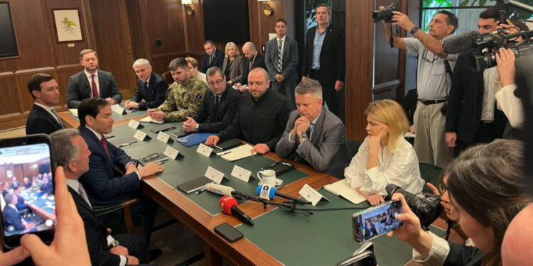 Παραγωγικές οι συνομιλίες ΗΠΑ–Ουκρανίας στη Φλόριντα για τον τερματισμό του πολέμου