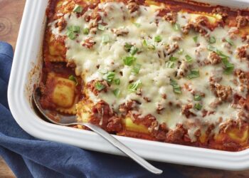 Ραβιόλι με σάλτσα και τέσσερα τυριά: Η συνταγή που αλλάζει όσα ξέραμε για τα ζυμαρικά στον φούρνο