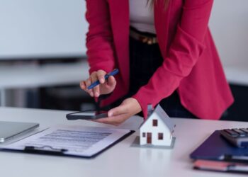 Ακίνητα, τουρισμός και Διασπορά: Πού συναντιούνται οι πραγματικές ευκαιρίες;