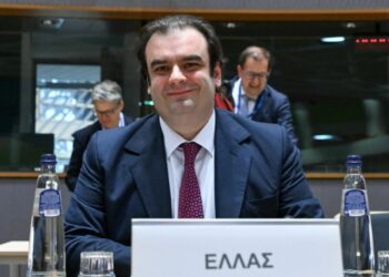Πιερρακάκης: Η Ιρλανδία αποτελεί πρότυπο καινοτόμου οικονομίας – Στόχος η ενίσχυση σταθερότητας στην Ευρωζώνη