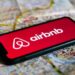 Πρόστιμο 64 εκατ. ευρώ στην Airbnb από την Ισπανία για παράνομες αγγελίες εν μέσω στεγαστικής κρίσης