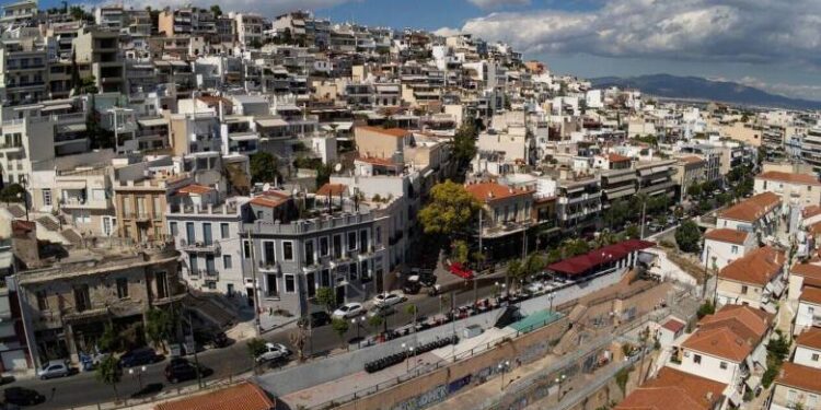 Στο μικροσκόπιο της ΑΑΔΕ εκατοντάδες μεταβιβάσεις ακινήτων και γονικές παροχές για πιθανές παραβάσεις