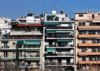 Στεγαστικό: επιδότηση έως 90% για ανακαινίσεις και «ξεμπλοκάρισμα» αλλαγής χρήσης κτιρίων σε κατοικίες