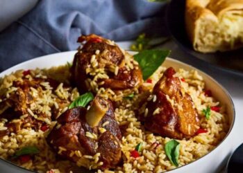 Πρωτοχρονιάτικο αρνάκι με ξηρούς καρπούς και αρωματικό πιλάφι