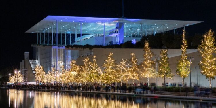 Κέντρο Πολιτισμού Σταύρος Νιάρχος: Μουσική, φως και γιορτινές εμπειρίες για μικρούς και μεγάλους