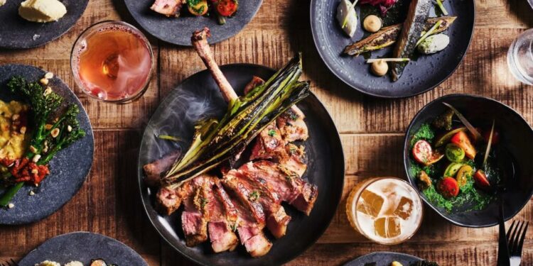 Michelin Guide: Οι γαστρονομικές τάσεις που αλλάζουν τα εστιατόρια – Βιωσιμότητα, πειραματισμός και επιστροφή στη φωτιά