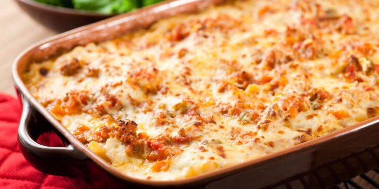 Λαχταριστά κανελόνια με κιμά κοτόπουλου και μοτσαρέλα