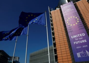 Στεγαστική κρίση: Η Κομισιόν παρουσίασε για πρώτη φορά σχέδιο για προσιτή στέγη και ρύθμιση των βραχυχρόνιων μισθώσεων