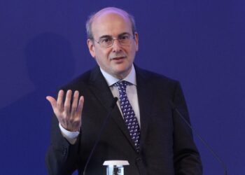 Χατζηδάκης: Οι μεταρρυθμίσεις στο επίκεντρο της κυβερνητικής πολιτικής – «Ώρα διαλόγου με τους αγρότες»