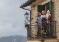 Ιταλία: Ένα μωρό «ξυπνά» ένα χωριό με 20 κατοίκους – Σύμβολο ελπίδας μέσα στη δημογραφική κρίση