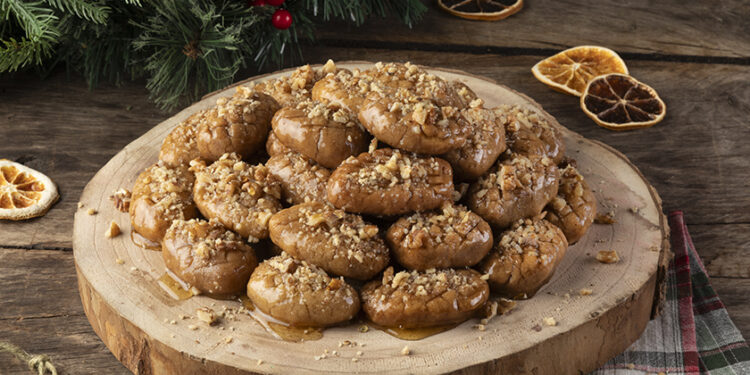 Η τέλεια συνταγή για μελομακάρονα με ιδανικό σιρόπιασμα