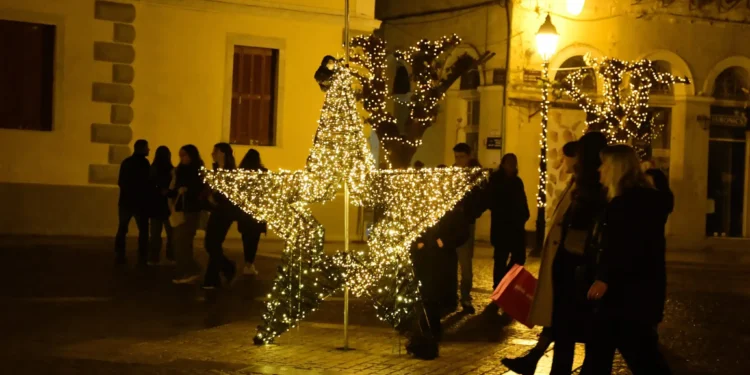 Χριστούγεννα στο Ναύπλιο / Φωτογραφία αρχείου / ΒΑΣΙΛΗΣ ΠΑΠΑΔΟΠΟΥΛΟΣ / ΕUROKINISSI
