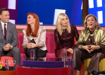 «Παρά Πέντε»: Συγκίνηση και αποθέωση στο Twitter για την τηλεοπτική επιστροφή της σειράς 20 χρόνια μετά