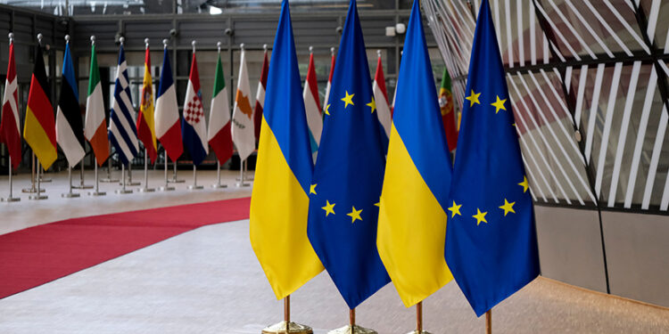 ΕΕ και ΝΑΤΟ δηλώνουν στήριξη στην Ουκρανία πριν τη συνάντηση Ζελένσκι – Τραμπ