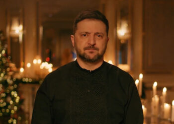 Ζελένσκι: Χριστουγεννιάτικο μήνυμα με ευχή για ειρήνη και άνοιγμα σε συμβιβασμούς στο ουκρανικό
