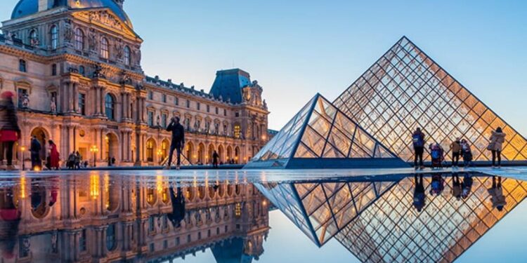 Γαλλία: Εκατοντάδες βιβλία που αφορούν Αιγυπτιακές Αρχαιότητες υπέστησαν ζημιές