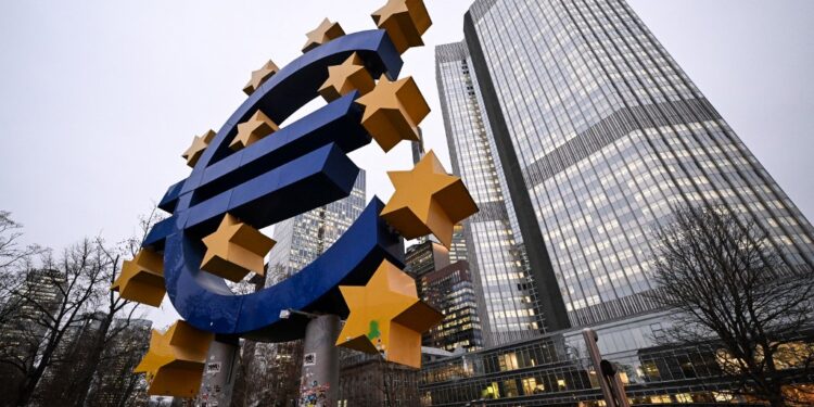ΕΚΤ: Σταθερές οι προσδοκίες για τον πληθωρισμό τον Νοέμβριο – Πιο αρνητικές οι εκτιμήσεις για ανάπτυξη και κατοικία