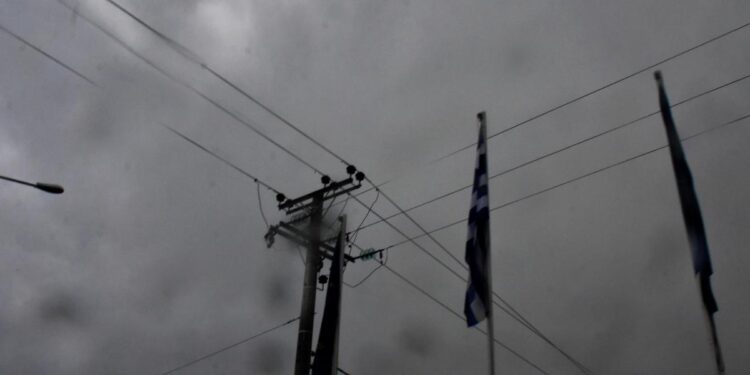 Αυξήσεις στις χρεώσεις μεταφοράς ρεύματος: Τι αλλάζει στους λογαριασμούς και γιατί κρίθηκαν αναγκαίες