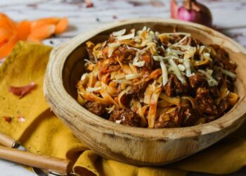 Ταλιατέλες με ζουμερό μοσχάρι και μπρόκολο