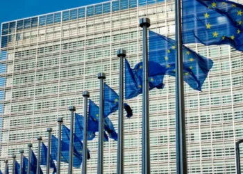 Η ΕΕ εξετάζει σκληρή απάντηση στις ΗΠΑ: Τροχιά μετωπικής εμπορικής σύγκρουσης