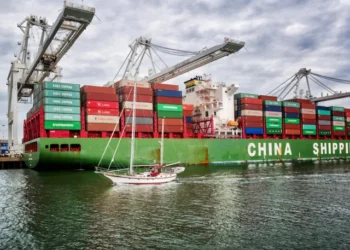 Ρεκόρ εξωτερικού εμπορίου για την Κίνα το 2025 με όγκο 45,5 τρισ. γιουάν