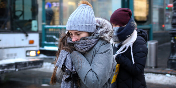 Καιρός: Τσουχτερό κρύο όλη την εβδομάδα με παγετό και χιόνια στα ορεινά