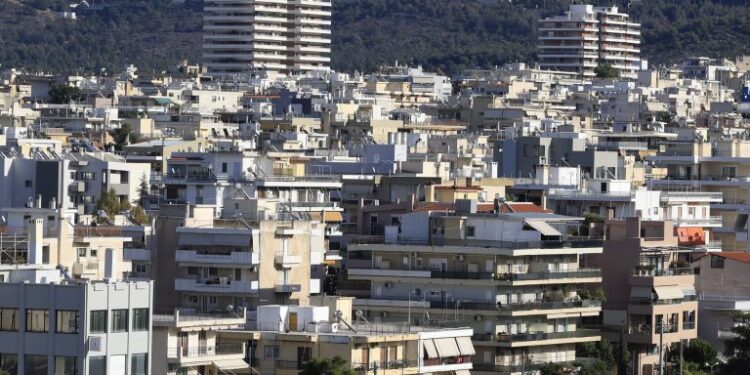 Ακίνητα: «Διπλός» ΕΝΦΙΑ φέτος για τα κλειστά σπίτια τραπεζών και Servicers