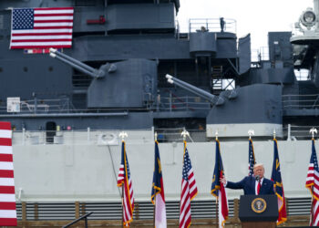 Πολιτική «σοκ και δέους» : Ο πρώτος χρόνος της δεύτερης θητείας Τραμπ στον Λευκό Οίκο