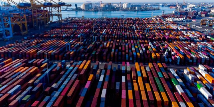 Η Κίνα καταγγέλλει την απειλή δασμών Τραμπ σε χώρες που συναλλάσσονται με το Ιράν