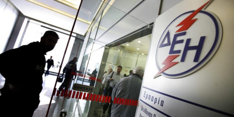«Μάχη» στο Εφετείο για τους λογαριασμούς ρεύματος: ΔΕΗ και ΕΚΠΟΙΖΩ αντιμέτωπες για τις αδιαφανείς χρεώσεις