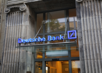 Έφοδος της αστυνομίας στην Deutsche Bank: στο μικροσκόπιο οι συναλλαγές με τον Ρόμαν Αμπράμοβιτς