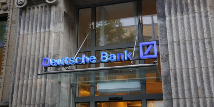 Έφοδος της αστυνομίας στην Deutsche Bank: στο μικροσκόπιο οι συναλλαγές με τον Ρόμαν Αμπράμοβιτς