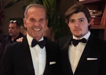 Ρεβεγιόν Πρωτοχρονιάς στα μπουζούκια για τον Πέτρο Κωστόπουλο με τον γιο του Μάξιμο