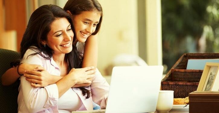 Άνοιξαν οι αιτήσεις για επιδότηση πρόσληψης 10.000 άνεργων γυναικών – Έμφαση σε μητέρες ανηλίκων