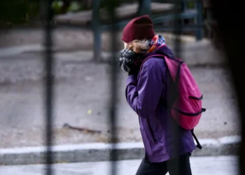 Καιρός: Στα λευκά τα ορεινά της χώρας από το κύμα ψύχους – Χιόνια σε Μακεδονία, Εύβοια και ορεινή Αττική