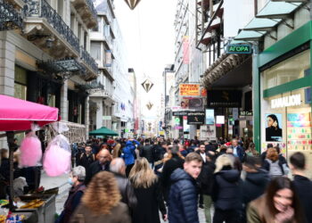 Έξαρση της γρίπης στην Ελλάδα με διπλασιασμό των νοσηλειών, προειδοποιεί ο ΕΟΔΥ