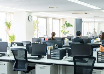 Μισθοδοσία 2026: Αυξήσεις στον ιδιωτικό τομέα λόγω φορολογικών ελαφρύνσεων