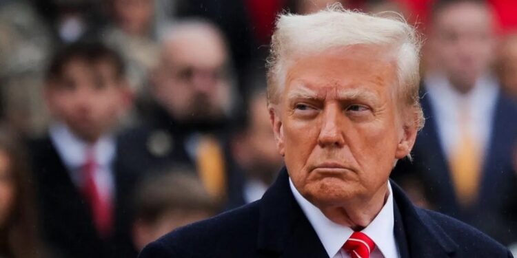 Ο Τραμπ επιβάλλει δασμούς σε 8 ευρωπαϊκές χώρες με φόντο τη Γροιλανδία