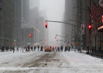 ΗΠΑ: Ιστορική χειμερινή καταιγίδα παραλύει τη χώρα – Στο σκοτάδι 670.000 νοικοκυριά και 10.000 ακυρώσεις πτήσεων
