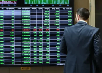 Το Χρηματιστήριο Αθηνών σε «υψηλές πτήσεις» 16ετίας: Ο Γενικός Δείκτης «φλερτάρει» με τις 2.400 μονάδες