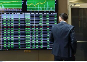 Χρηματιστήριο Αθηνών: Τριήμερο πτωτικό σερί και οπισθοχώρηση στις 2.250 μονάδες – Στο στόχαστρο των πωλητών οι τράπεζες