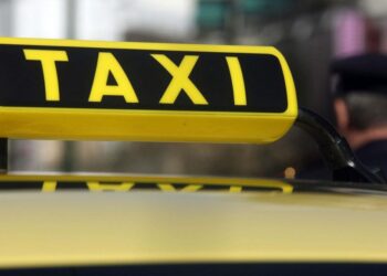 Στα «χαρακώματα» Ταξί και Uber για τη μελέτη του ΙΟΒΕ