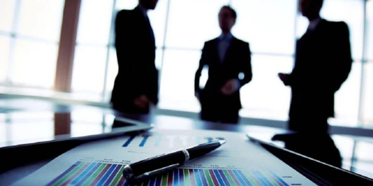 Πάνω από το «φράγμα» των 1.500 ευρώ το 2025 ο μέσος μισθός