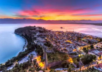 Ναύπλιο: H πιο ρομαντική παραθαλάσσια πόλη της Ελλάδας