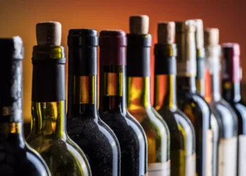 Εφοδιαστική αλυσίδα αποσταγμάτων: Συνεισφορά των 2,1 δισ. ευρώ στην οικονομία