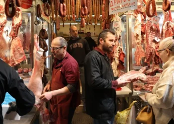 Πάνω από 400 ευρώ ο λογαριασμός για το πασχαλινό τραπέζι – Πόσα θα δώσετε για το αρνί φέτος