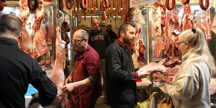 Πάνω από 400 ευρώ ο λογαριασμός για το πασχαλινό τραπέζι – Πόσα θα δώσετε για το αρνί φέτος