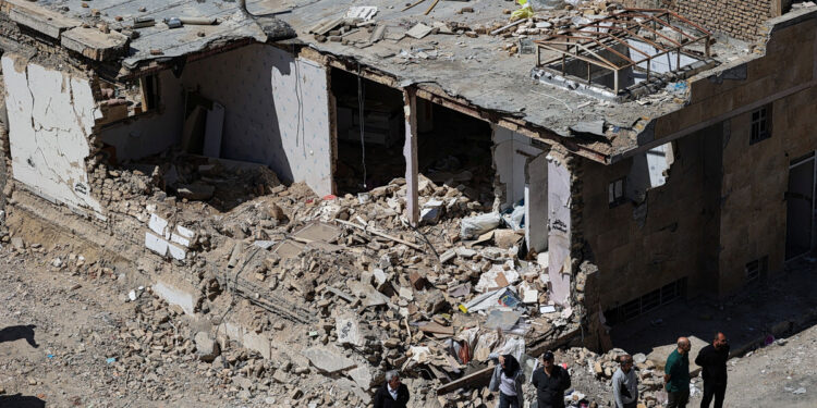 ΗΠΑ και Ισραήλ βομβάρδισαν πετροχημικά εργοστάσια στο Ιράν – Πλήγματα κοντά και σε πυρηνικό σταθμό