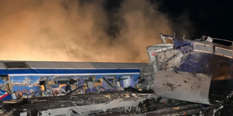 Τέμπη: Αποζημίωση 360.000 ευρώ στην οικογένεια 15χρονου που σκοτώθηκε μαζί με τον πατέρα του